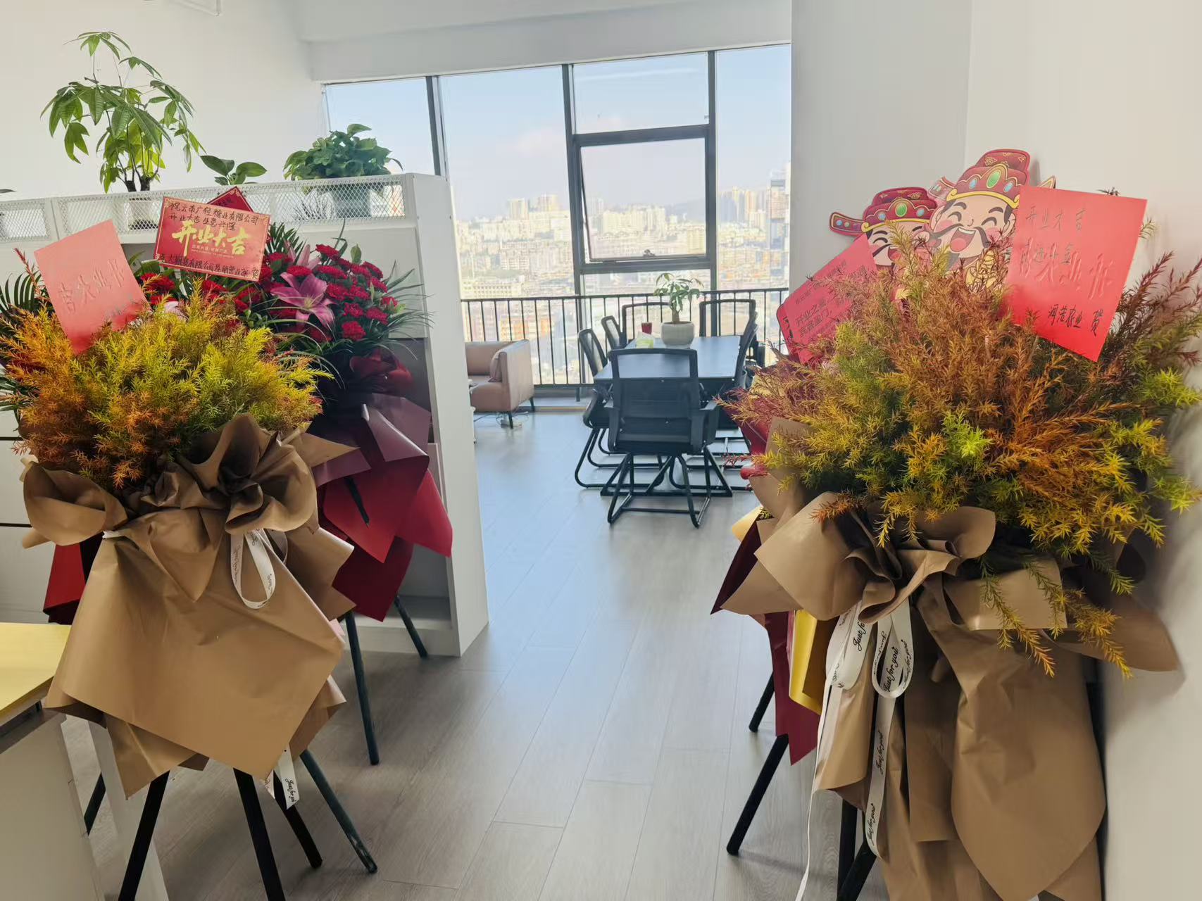 1764915071749070849.jpg 4.jpg